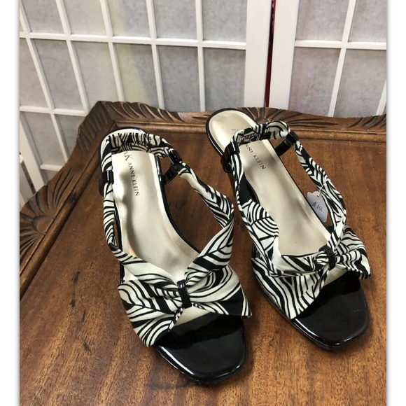 Anne Klein, sandals, black/white, heels, size8.5.: - Picture 2 of 11